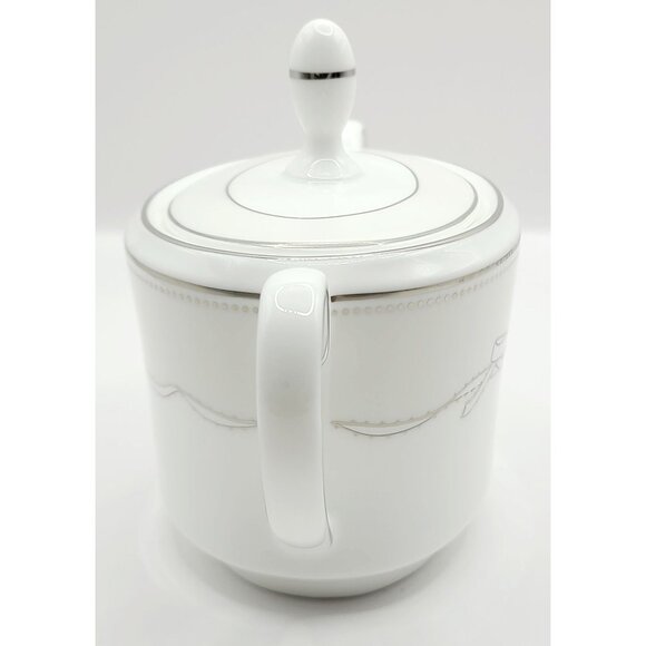 Wedgwood Vera Wang Love Knots White Porcelain Covered Sugar Bowl 10 Oz NWT - Picture 2 of 14